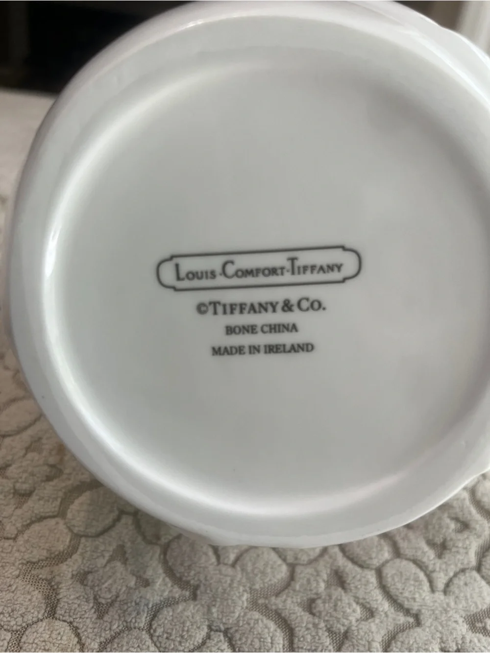 Louis Comfort Tiffany & Co. Cream White Gloss Leaf  Collection Bone China Vase